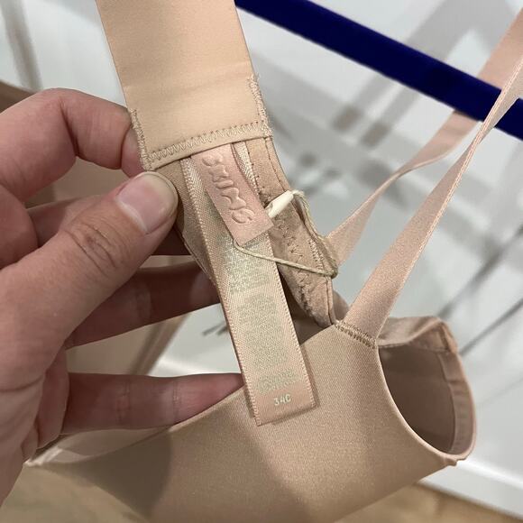 SKIMS 34C Wireless Form T-Shirt Bra - Picture 6 of 6